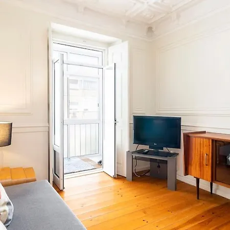 Spacious Near Saldanha * Lisboa