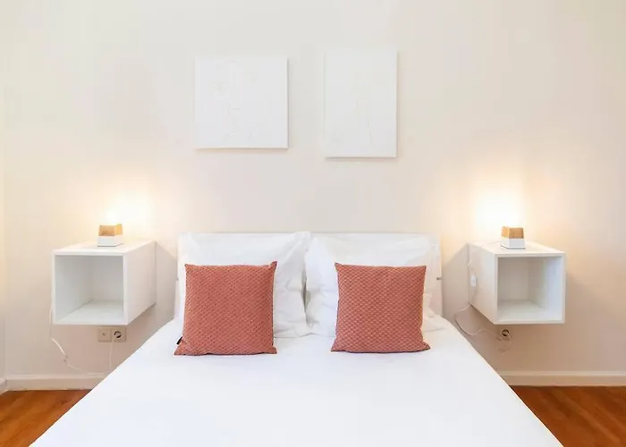 아파트 Spacious Near Saldanha
