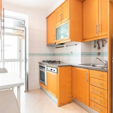 Spacious Near Saldanha Daire Lisboa